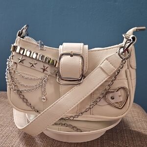 NWOT Y2K White Faux Leather Shoulder Bag with Chain and Star Details